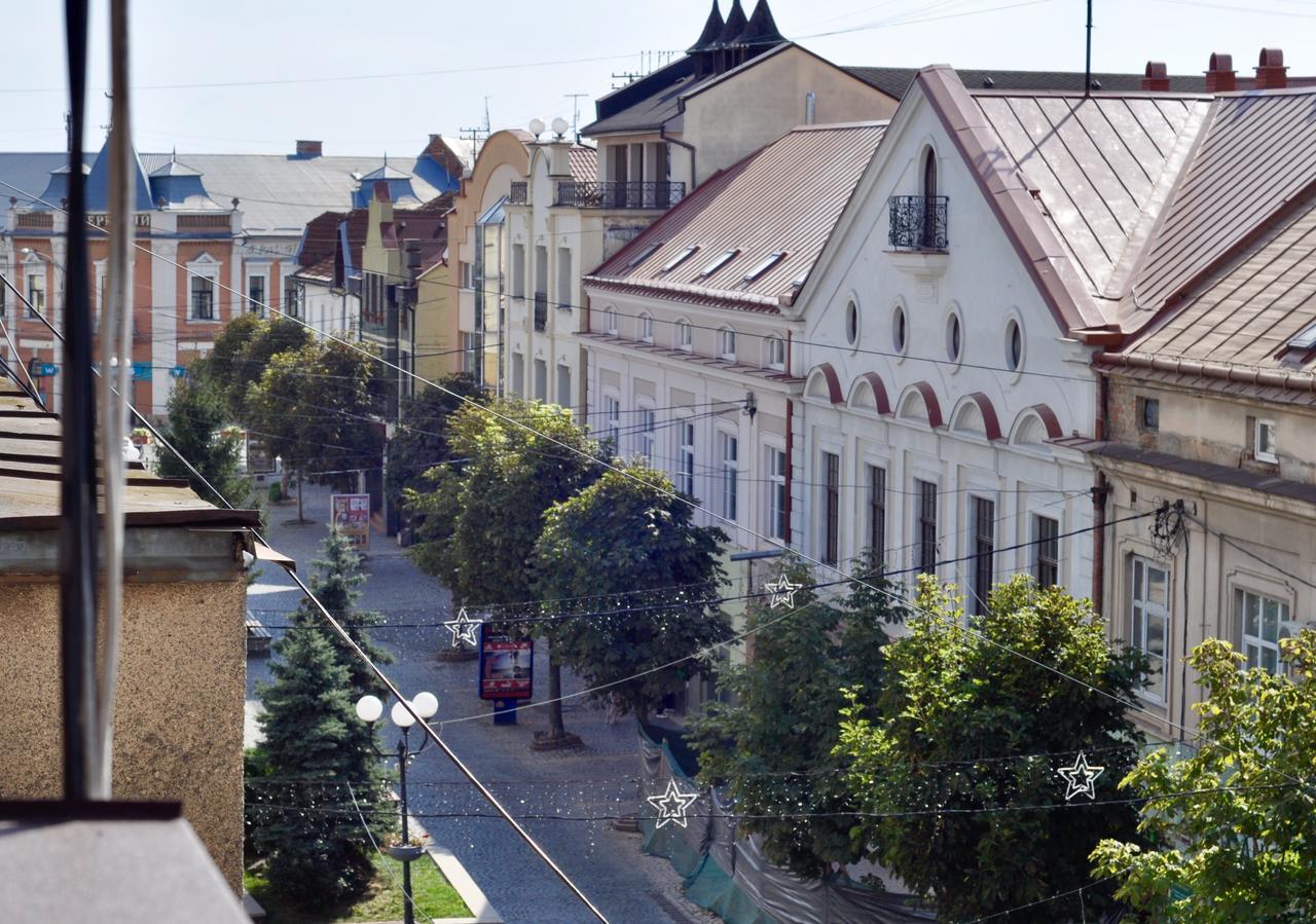Panoramic View Top Floor Apartment In The City Center Mukacheve Exterior foto