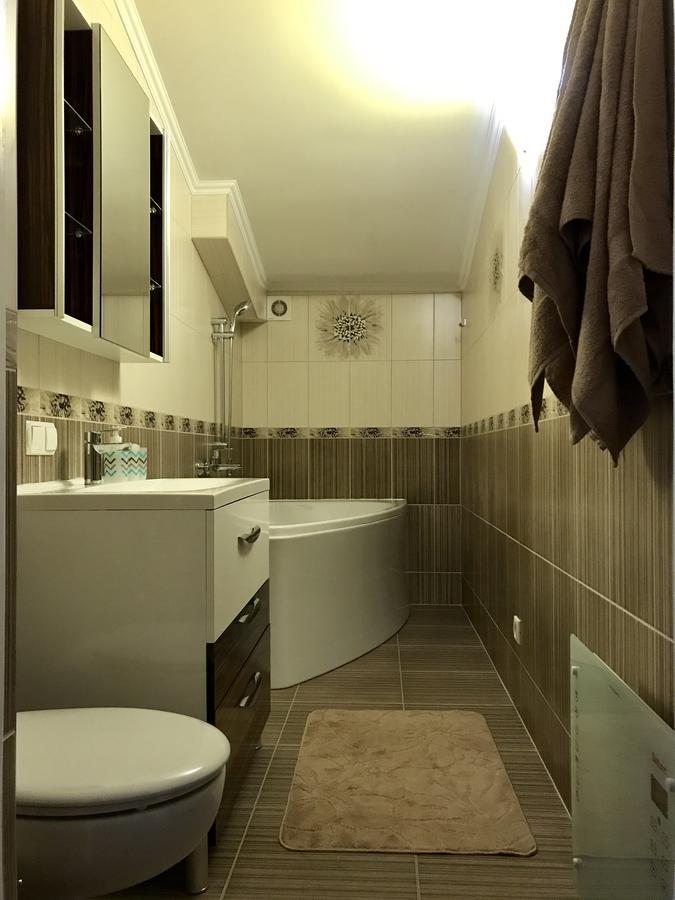 Panoramic View Top Floor Apartment In The City Center Mukacheve Exterior foto