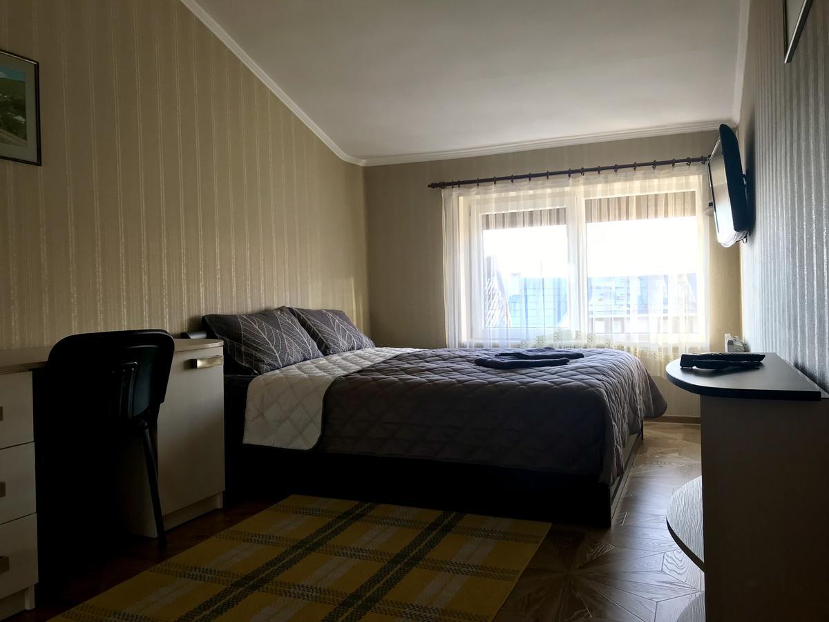 Panoramic View Top Floor Apartment In The City Center Mukacheve Exterior foto