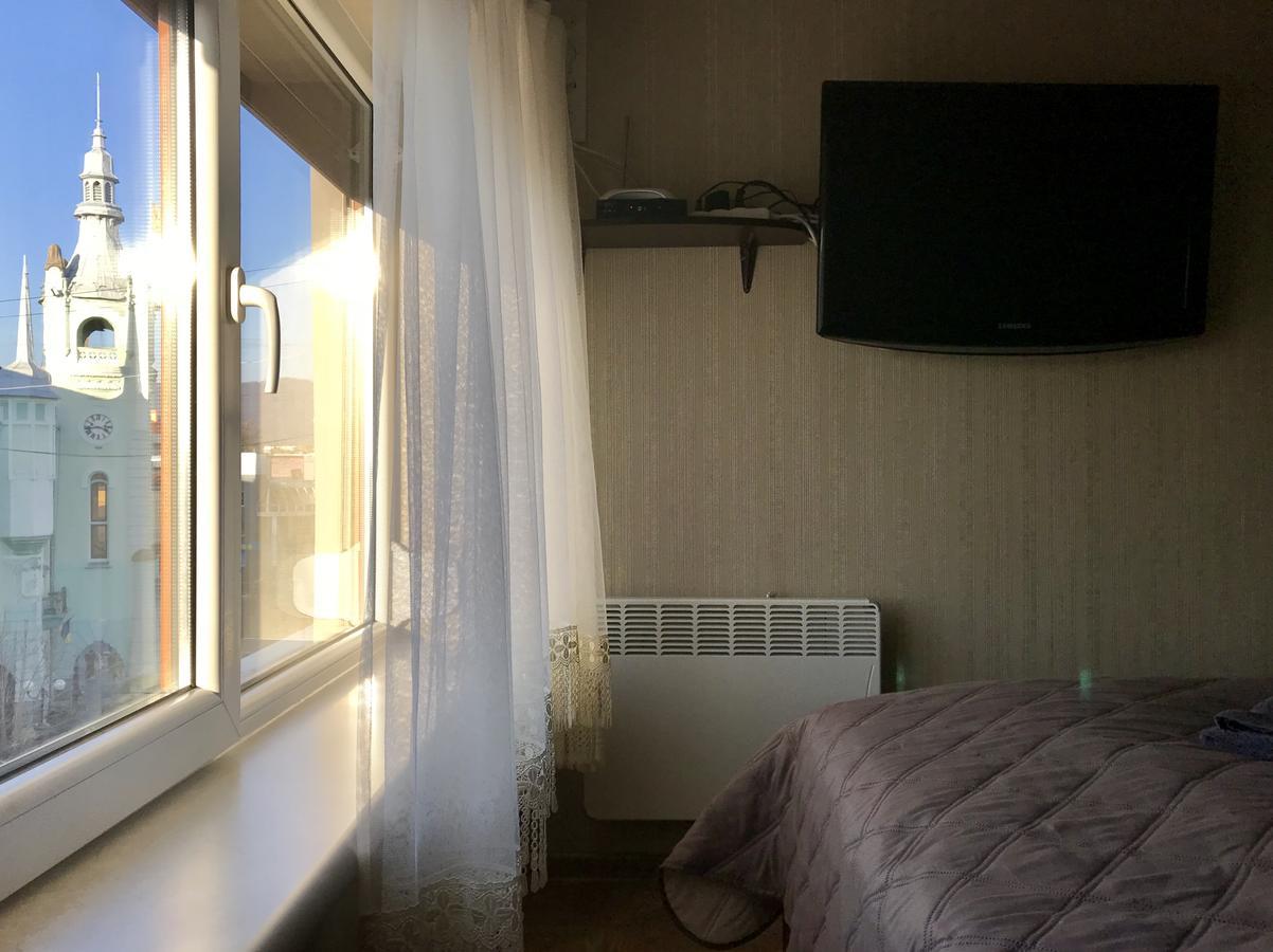 Panoramic View Top Floor Apartment In The City Center Mukacheve Exterior foto
