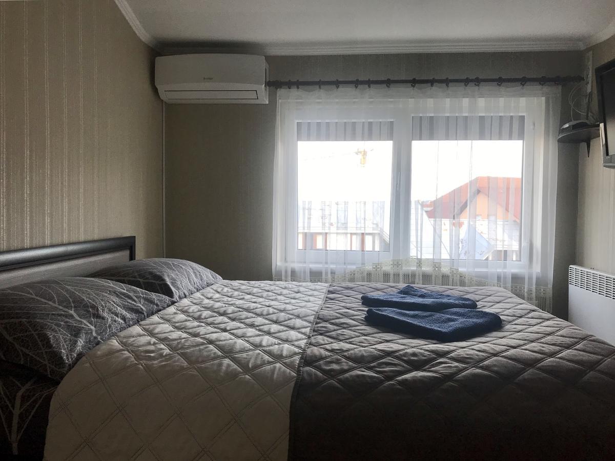 Panoramic View Top Floor Apartment In The City Center Mukacheve Exterior foto